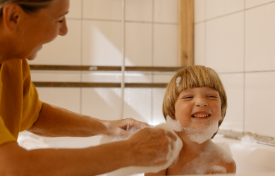 Banyoyu Sevmeyen Çocuğa Banyo Sevdirmenin Yolları
