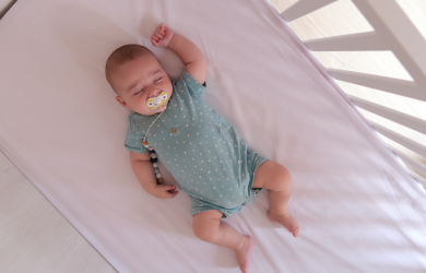 Bebek Neden Uyurken Güler? Bilimin Şaşırtıcı Cevabı